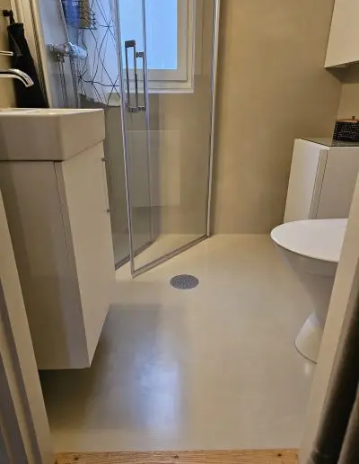 Utfört av OC Design i samarbete med Microcement Stockholm.